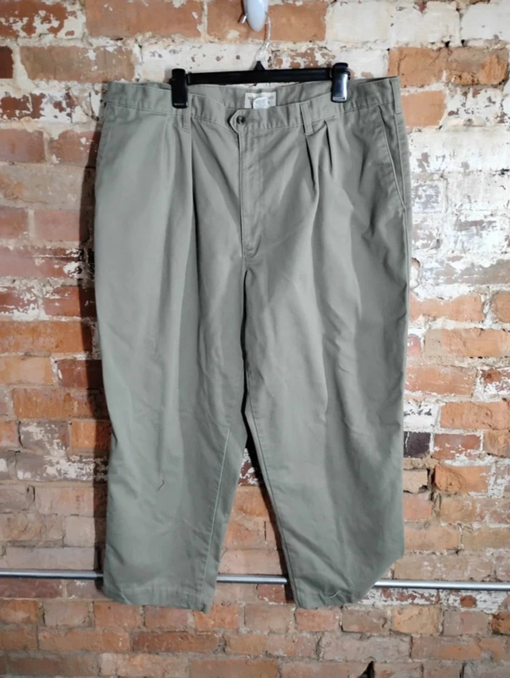 Round tree and Yorke 42x30 chinos